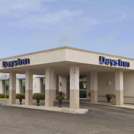 Days Inn By Wyndham Лондон Екстер'єр фото