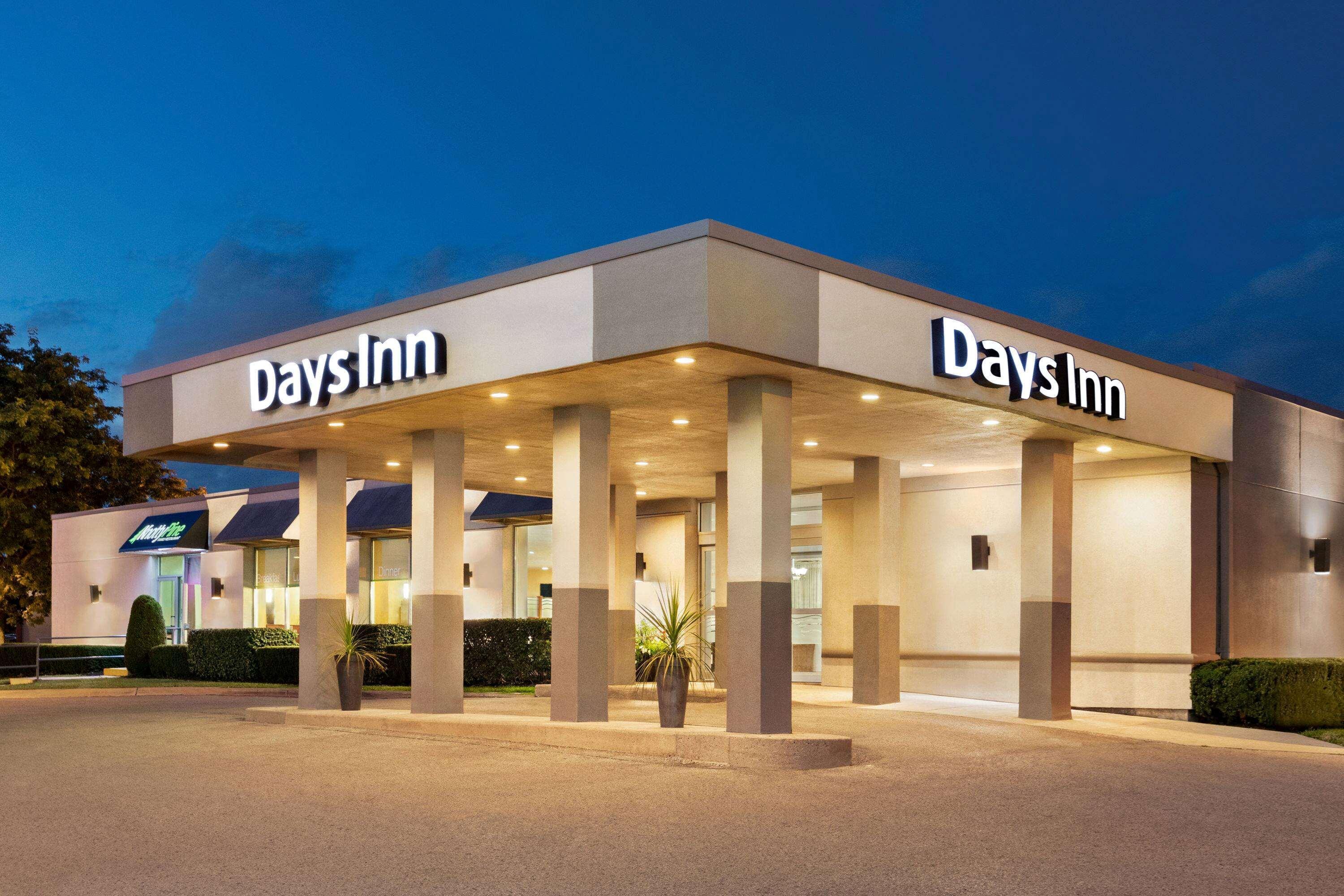 Days Inn By Wyndham Лондон Екстер'єр фото